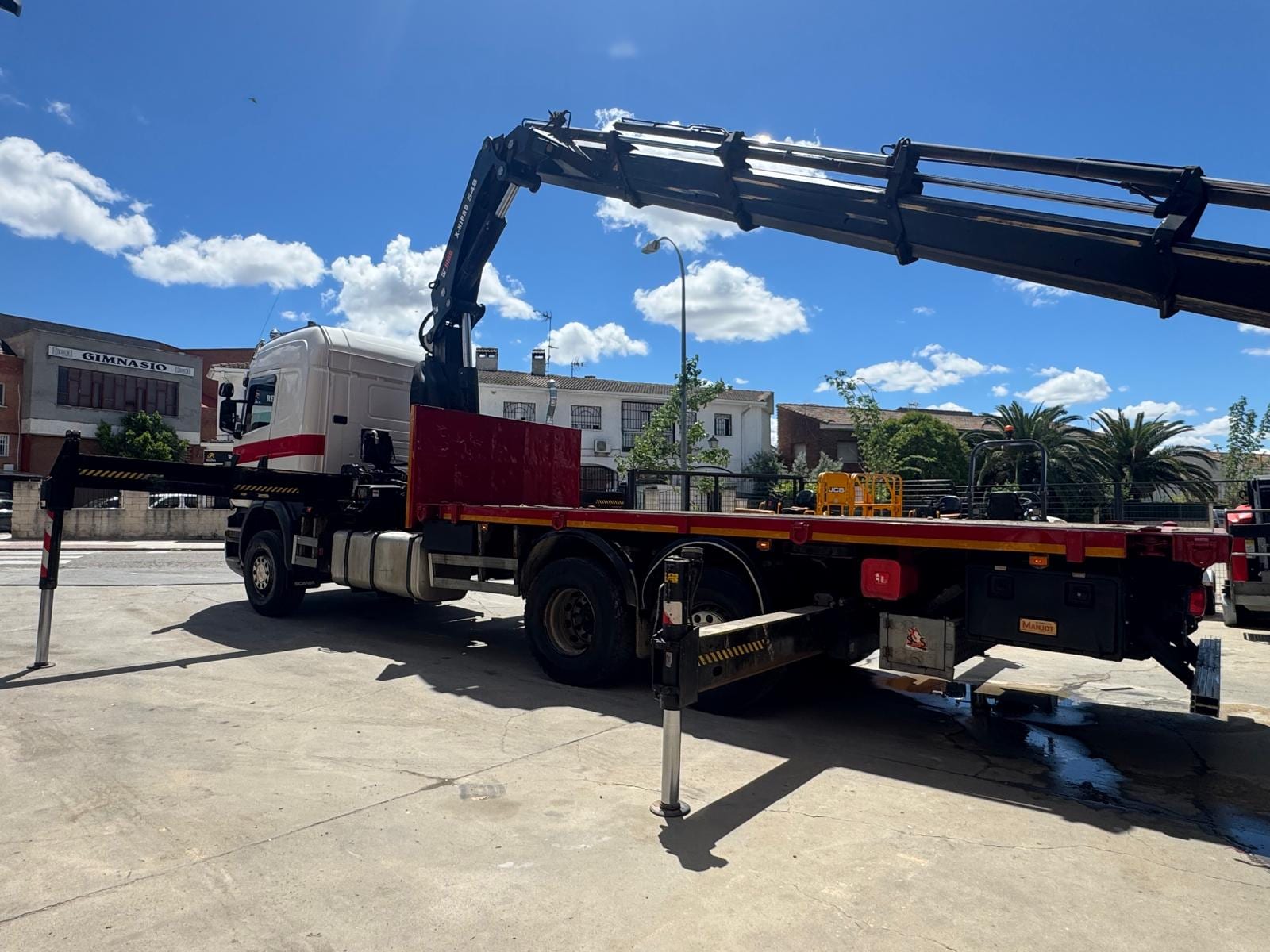 Scania R490 + Grúa Hiab foto 4