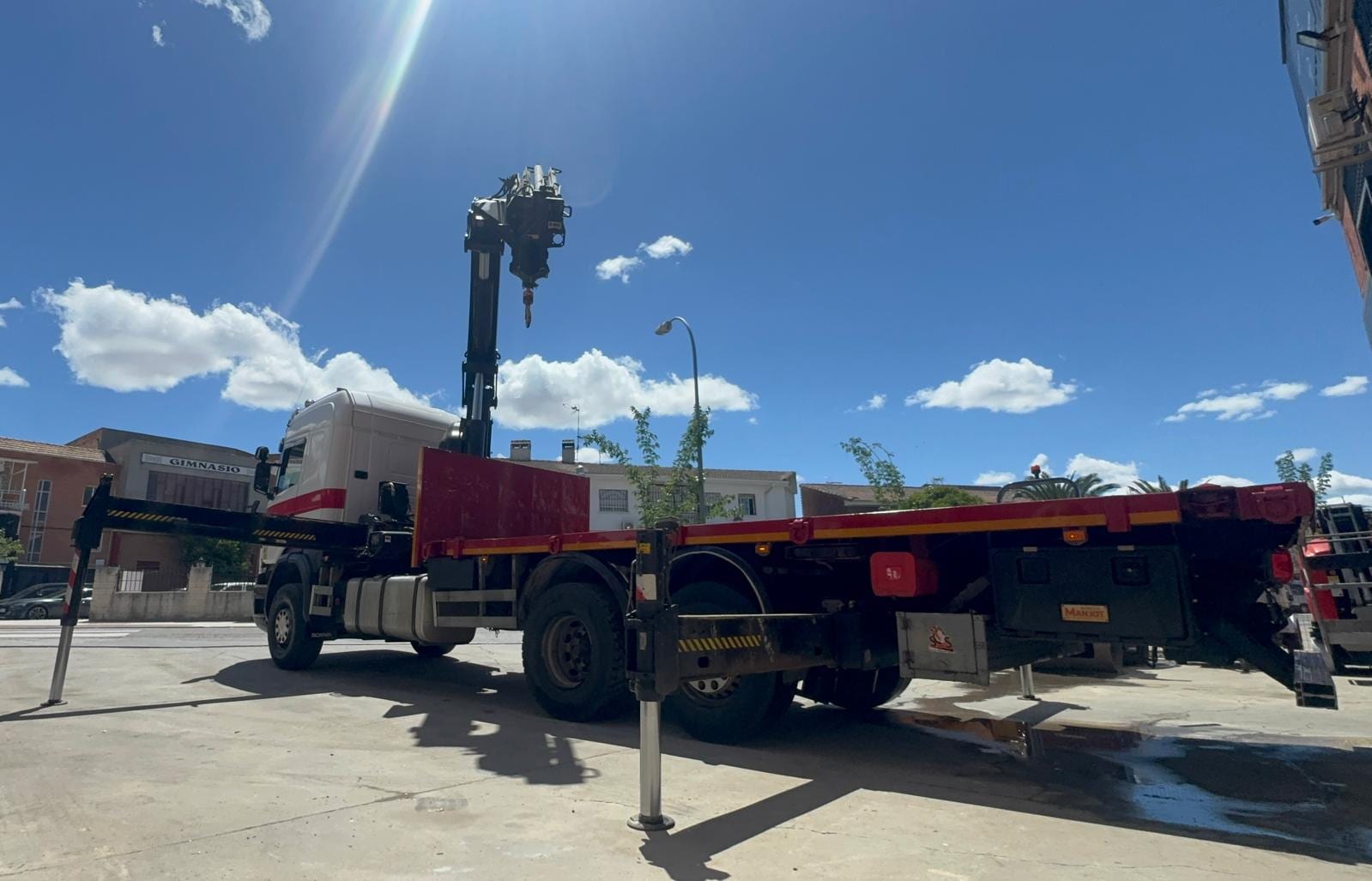 Scania R490 + Grúa Hiab foto 5