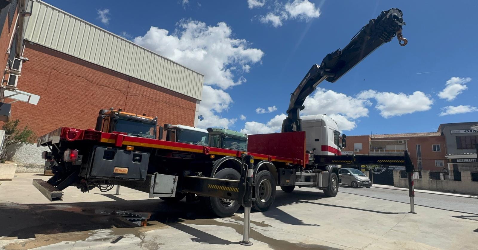 Scania R490 + Grúa Hiab foto 7