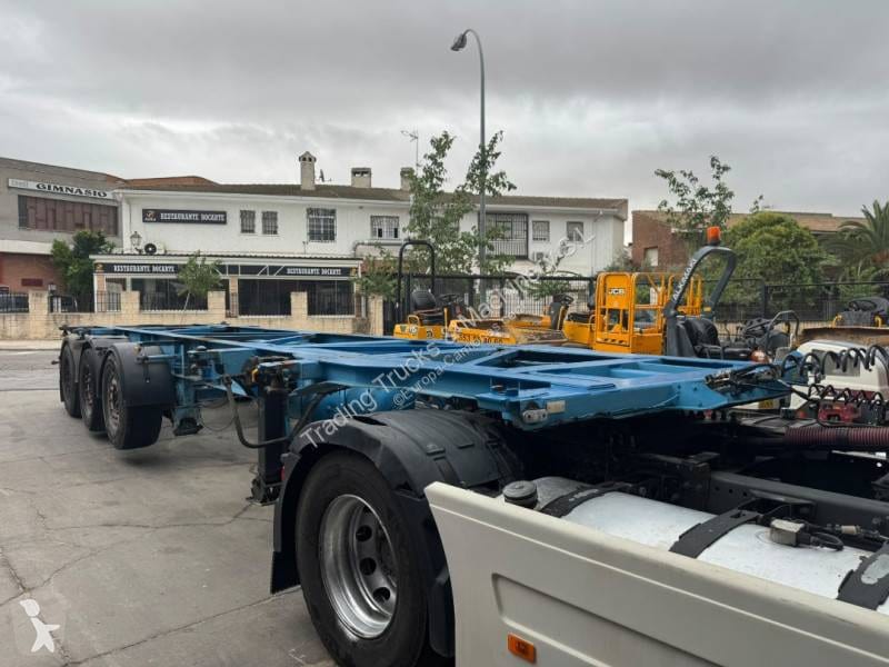 LATRE TRUCKS & TRAILERS foto 3